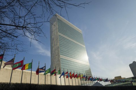 Assassinat à l'ONU, prise de contrôle de la Lune [Post Unique] Secretariat