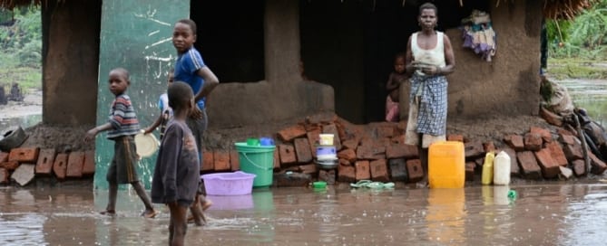 The link between disaster risk reduction and health has been underscored by crises such as the Malawi floods. Photo: UNDP/Arjan van de Merwe