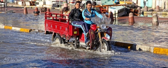 A flooded street in Baghdad, after heavy rain in late October 2015 inundated several areas of Iraq. Photo: UNICEF/Wathiq Khuzaie