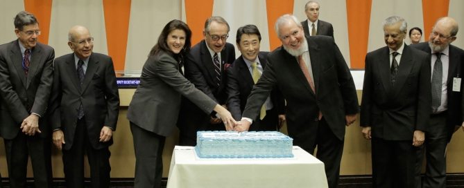 Photo: Deputy Secretary-General Jan Eliasson (2nd left), current ECOSOC President Oh Joon (2nd right) and past presidents attend an event to commemorate the 70th anniversary of the Economic and Social Council.