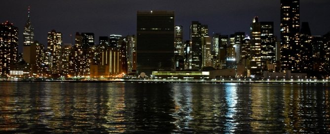 Photo: The UN Secretariat Building darkens the New York skyline during Earth Hour on 19 March.