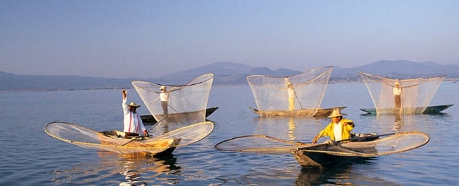 Photo: Fishing boats take to the sea in Mexico.