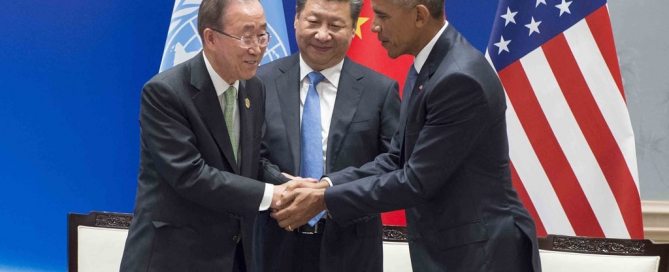 Photo: UN Secretary-General Ban Ki-moon shakes hands with China’s President Xi Jinping and United States President Barack Obama at a climate change event in Hangzhou, China, on 3 September 2016. China and the US deposited their legal instruments for formally joining the Paris Agreement on climate change.