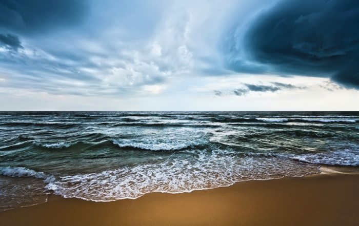 المحيطات تؤخر بعض آثار تغير المناخ من خلال امتصاص الكثير من الحرارة الناجمة عن غازات الاحتباس الحراري. من صور: المنظمة العالمية للأرصاد الجوية/أولغا خورشونوفا.
