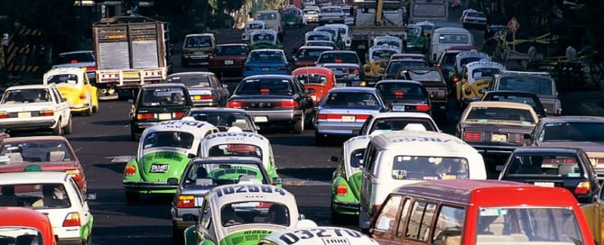 Tráfico en una ciudad. Foto Banco Mundial/Curt Carnemark