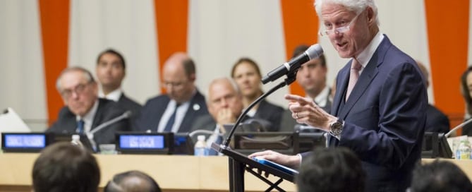 Bill Clinton en el ECOSOC. Foto: ONU/Rick Bajornas