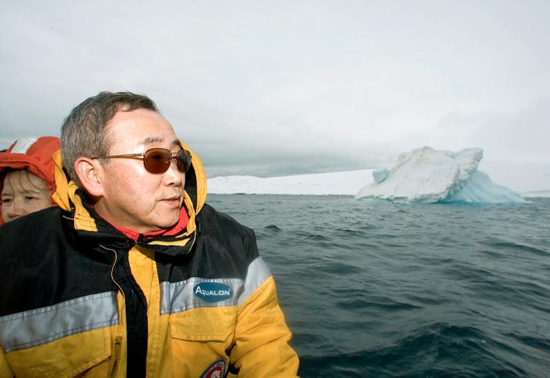 Noviembre de 2007, Isla Rey Jorge (Antártida): El Sr. Ban presentó la iniciativa Cuidar el Clima con el objetivo de promover el papel de las empresas a la hora de abordar el problema del cambio climático.