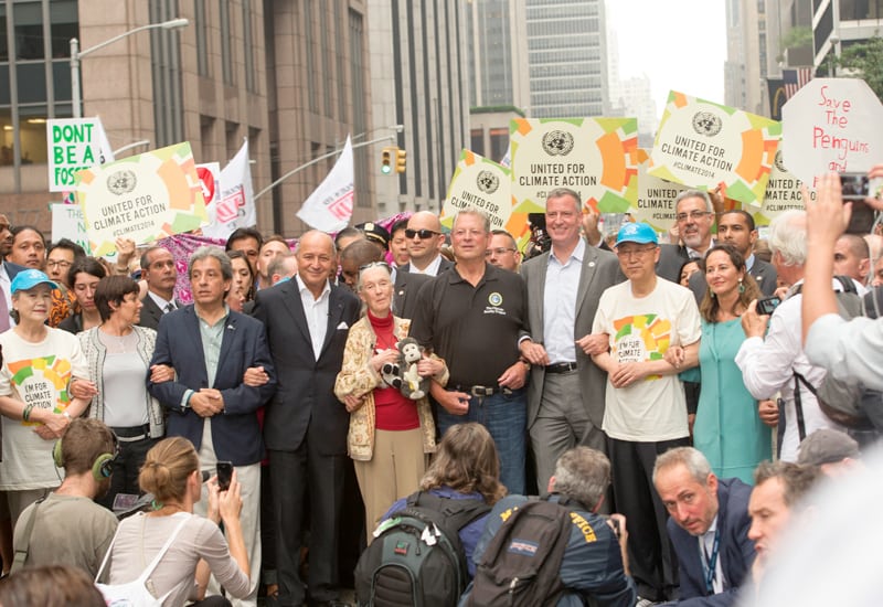 Septiembre de 2014, Nueva York: El Sr. Ban se unió a las aproximadamente 300.000 personas que participaron en la Marcha Popular por el Clima de Nueva York, antes de la Cumbre sobre el Clima que celebró en la Sede de las Naciones Unidas.