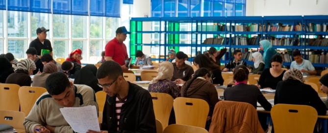Estudiantes en la biblioteca de una universidad de Rabat, Marruecos. Foto: Arne Hoel/World Bank