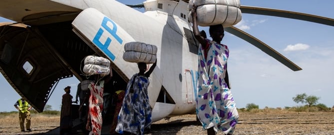Alimentos del PMA llegan a África para ser distribuidos en los campamentos. Foto: UNICEF/Hatcher-Moore