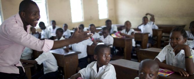 La escuela primaria San Luis, en Kinshasa, República Democrática del Congo. Foto: Dominic Chavez / Banco Mundial