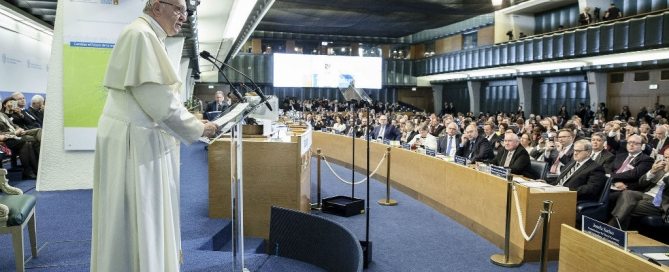 El Papa Francisco en la sede de la FAO en Roma en la ceremonia del Día Mundial de la Alimentación. Foto: FAO/Giuseppe Carotenuto