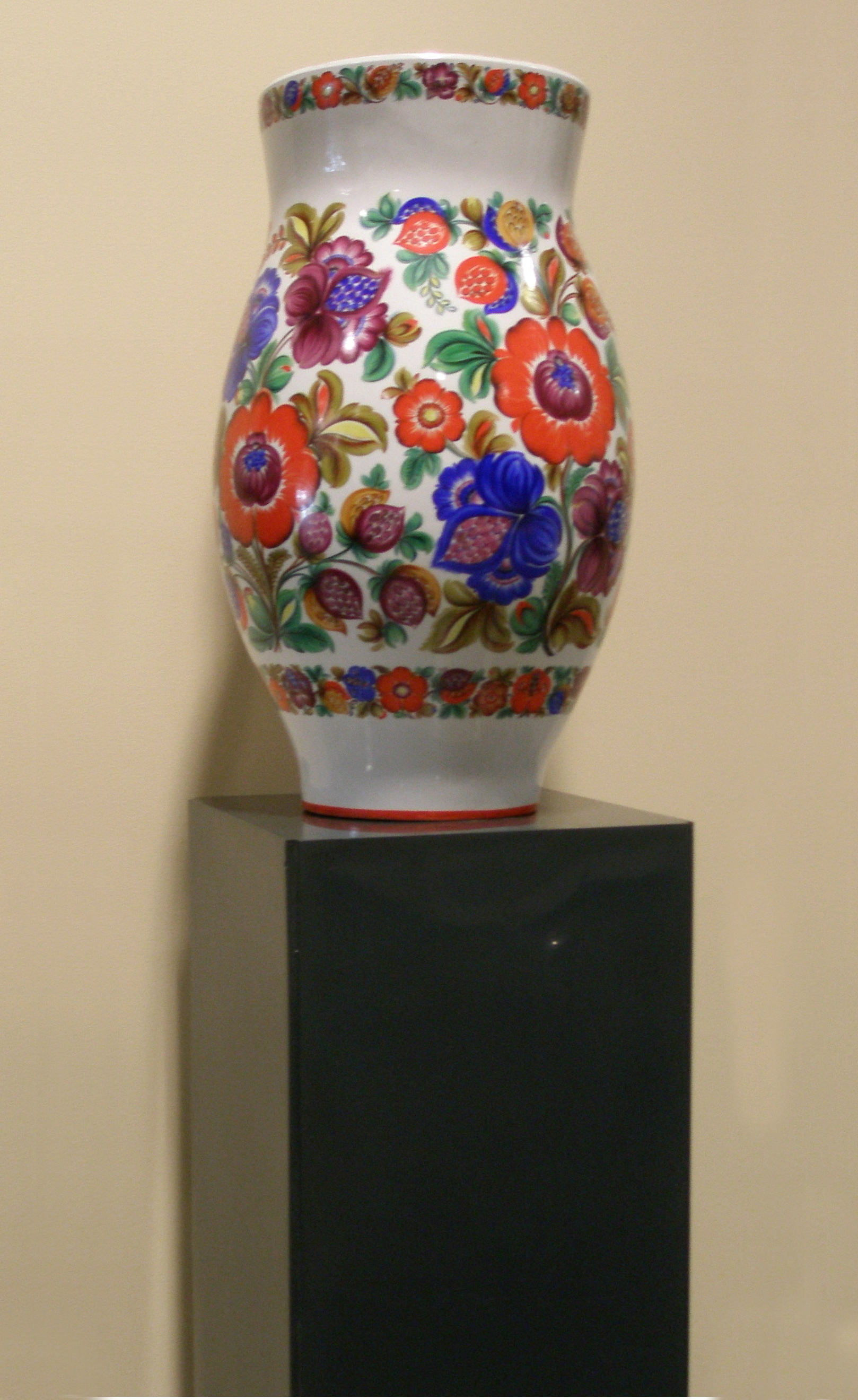 Tree in Blossom (Ceramic Vase), UNNY070G.02, 1970, Ukraine 