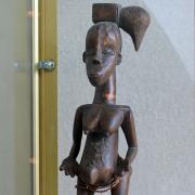 Sculpture Gouro (symbolique de la féminité), UNNY259G, 2003, Côte d'Ivoire