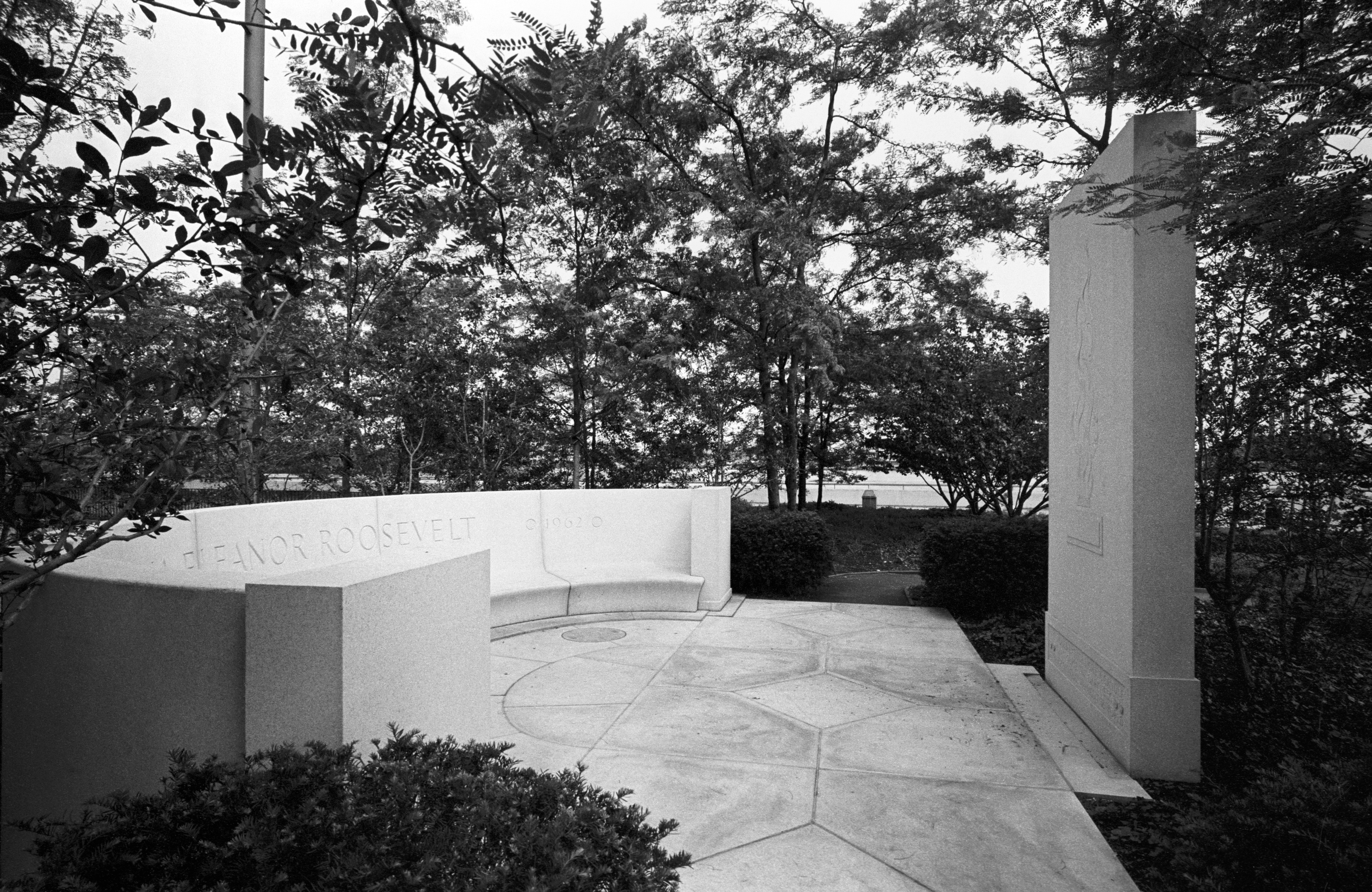 Monument to Mrs. Eleanor Roosevelt, UNNY011G, 1966, Eleanor Roosevelt Memorial Foundation