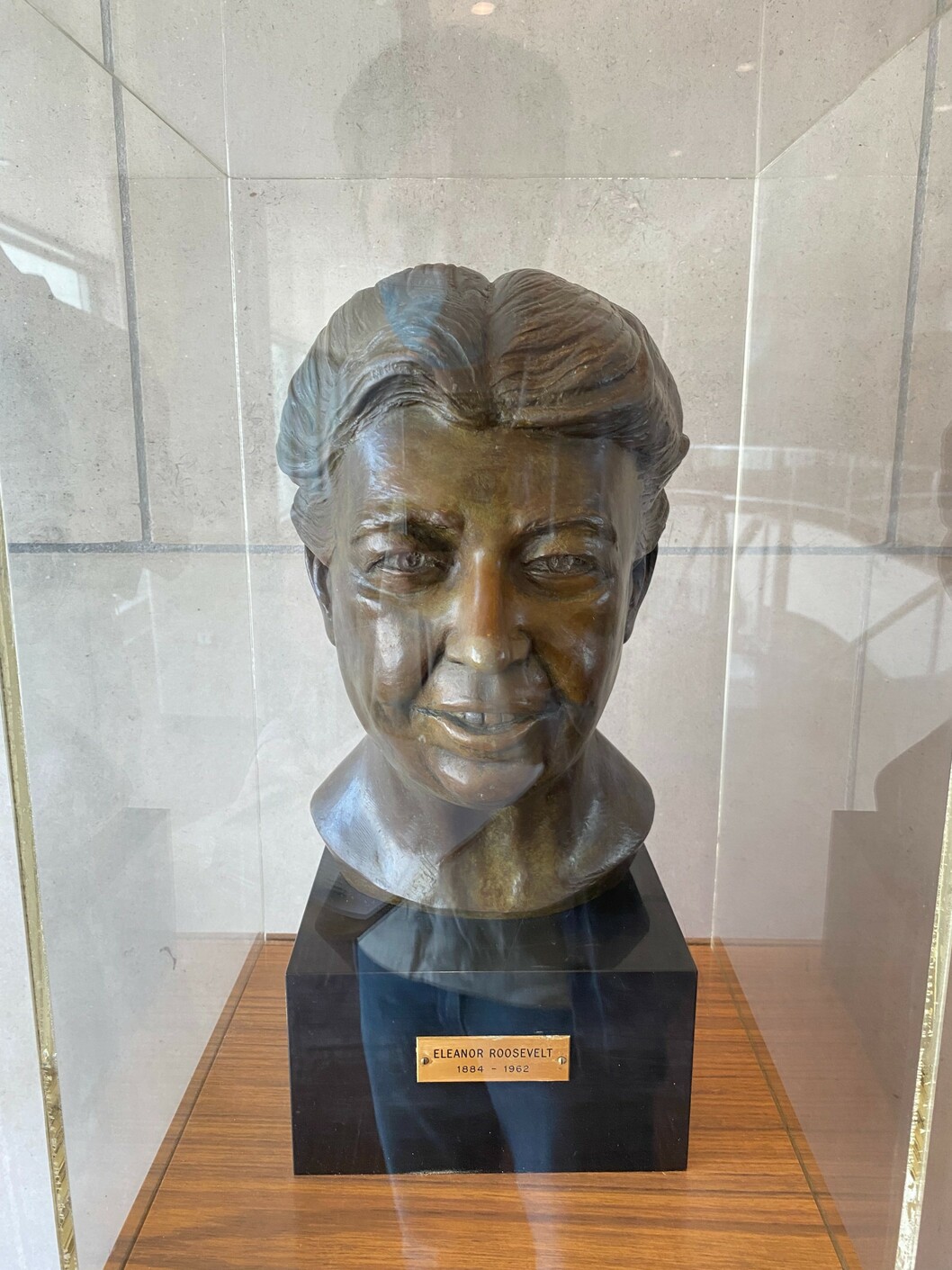 Bronze Bust of Eleanor Roosevelt, UNNY171G, 1964, AHRC New York City Bronze Bust of Eleanor Roosevelt, UNNY171G, 1964, AHRC New York City