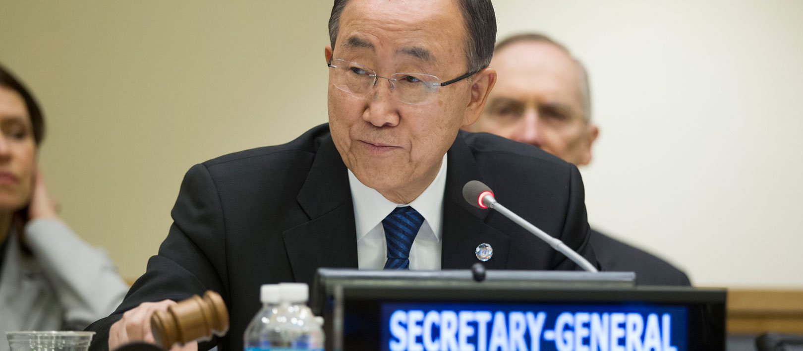 375th Committee Meeting Secretary-General Ban Ki-moon chairing the meeting.