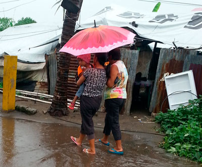 Una calle inundada en Tacloban, Filipinas. Foto: OCHA
