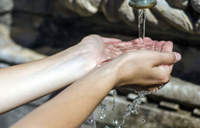 
Nueva guía para ayudar a las empresas a respetar los derechos humanos al agua y al saneamiento.