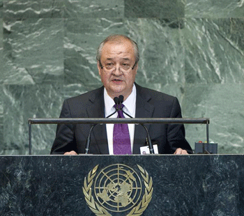 Foreign Minister of Uzbekistan Abdulaziz Kamilov addresses the General Assembly. UN Photo/Marco Castro