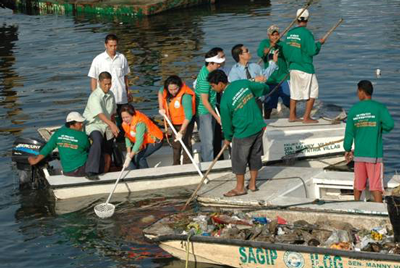 Collection of floating garbage in Las Pinas-Zapote River System