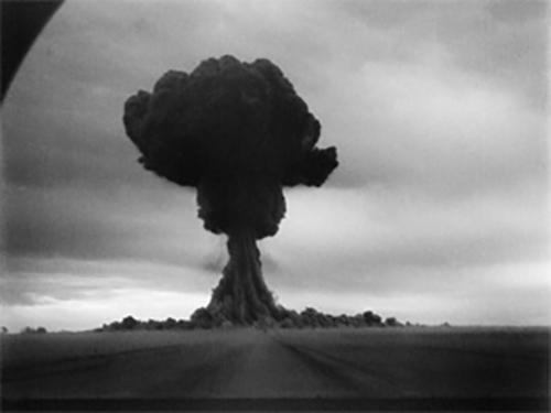 苏联在1949年8月29日哈萨克斯坦共和国塞米巴拉金斯克进行的首次核试验。图片：全面禁止核试验条约组织。
