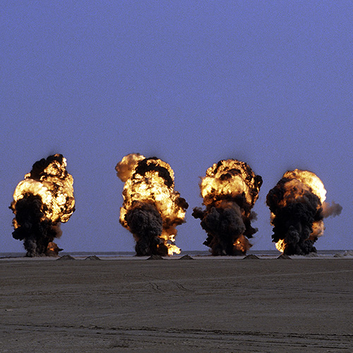 销毁化学武器。1992年，伊拉克 联合国图片/H Arvidsson