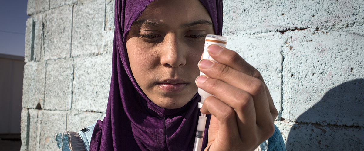 拉加德是1型糖尿病患者，她生活在约旦的一所难民营里。世卫组织图片/Tania Habjouqa
